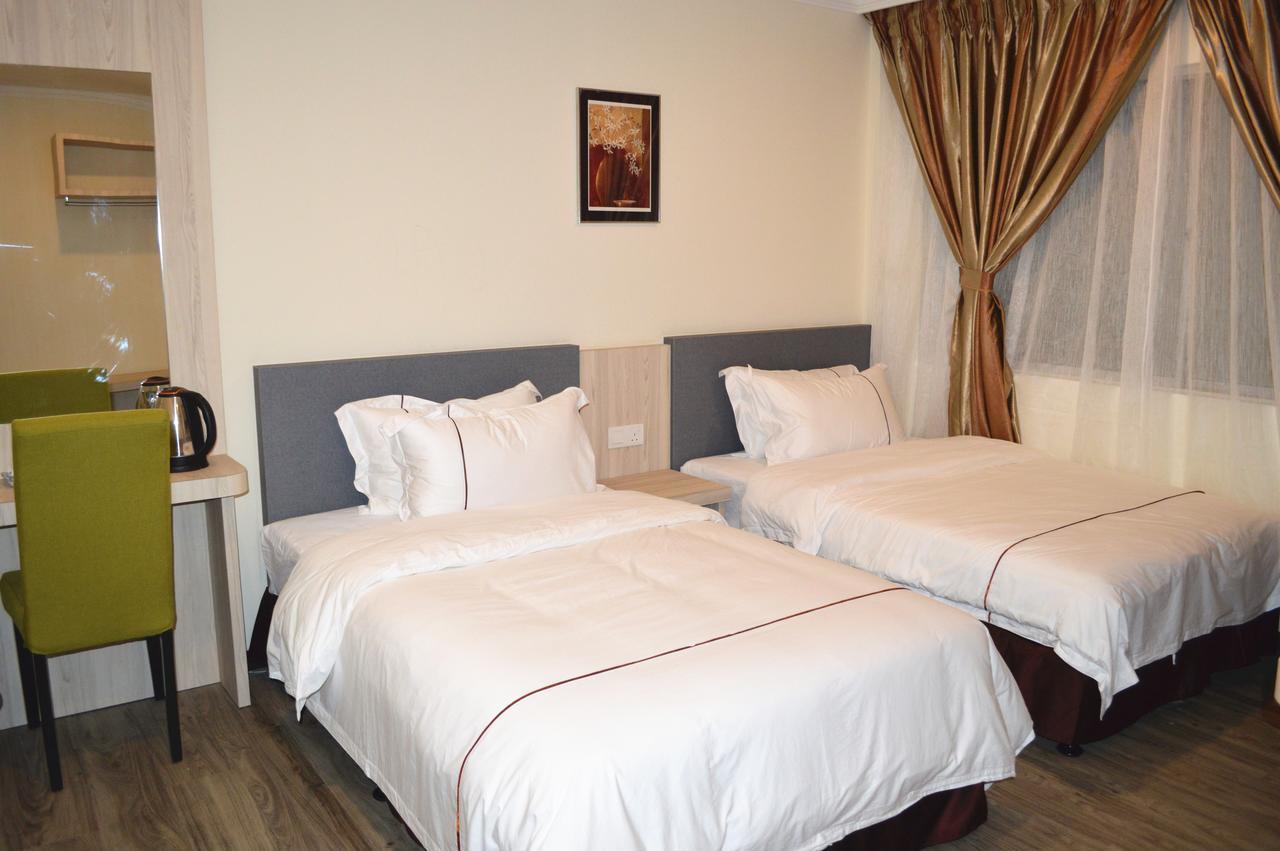 Angsoka Hotel Телук-Інтан Екстер'єр фото