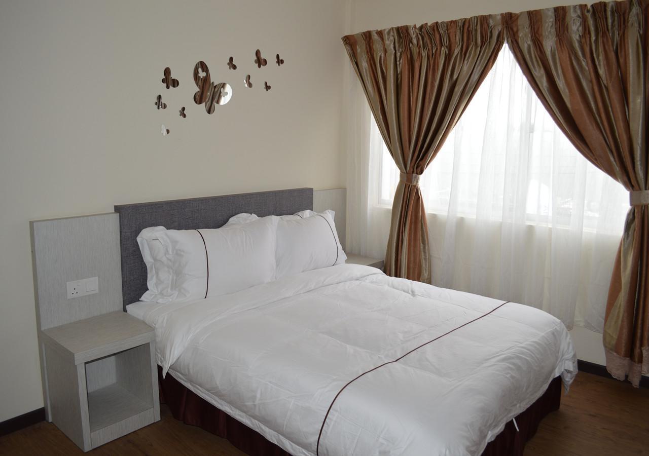 Angsoka Hotel Телук-Інтан Екстер'єр фото